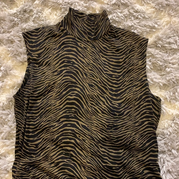 Top - Picture 2 of 3